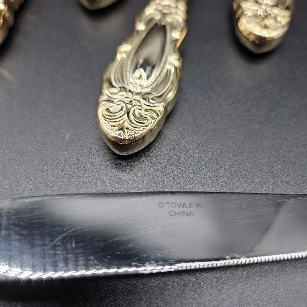Towle Gold Electroplate Stainless 7 Dinner Knives Flatware TWS545 Cameo Scrolls